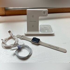 Apple Watch SE 2nd Generation (GPS) 40mm Aluminum Case